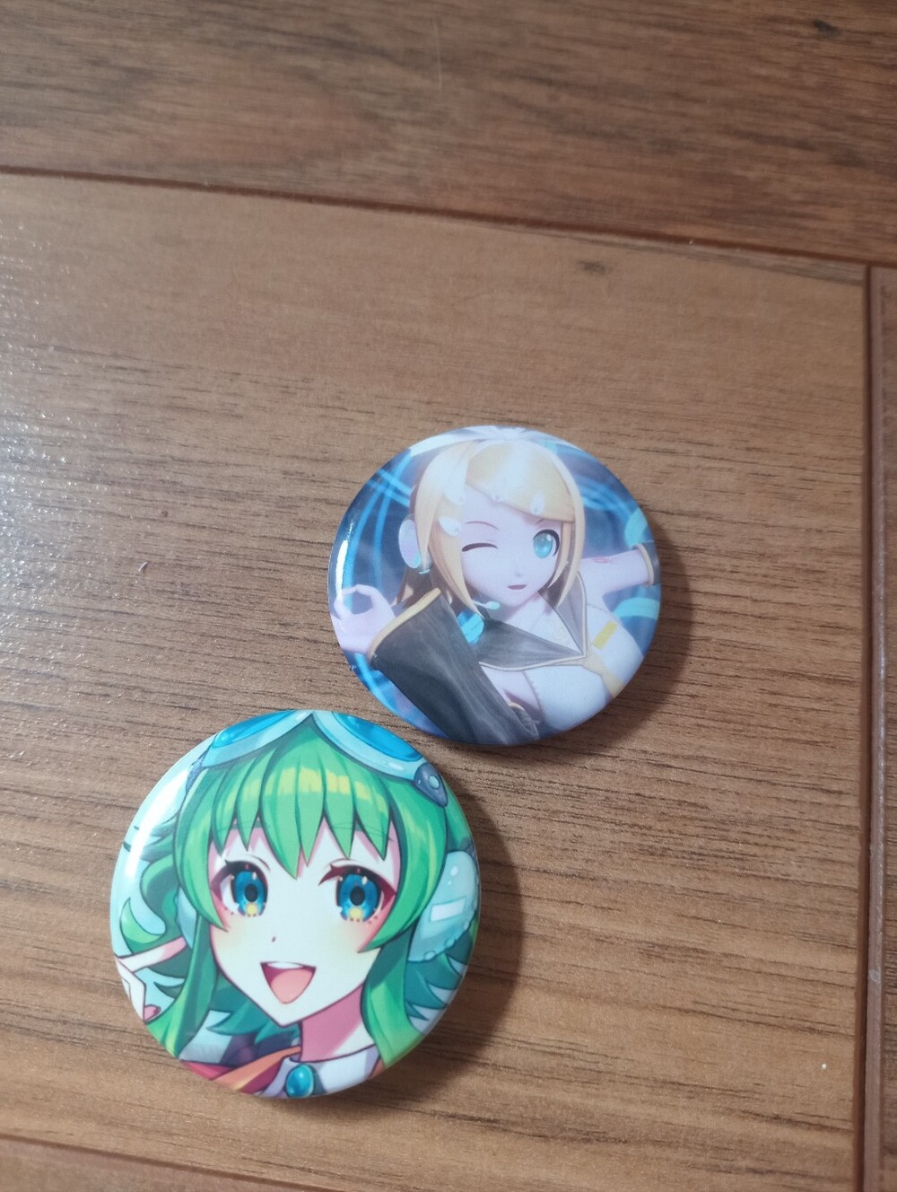 Vocaloid Pin Lot - Gumi & Rin
